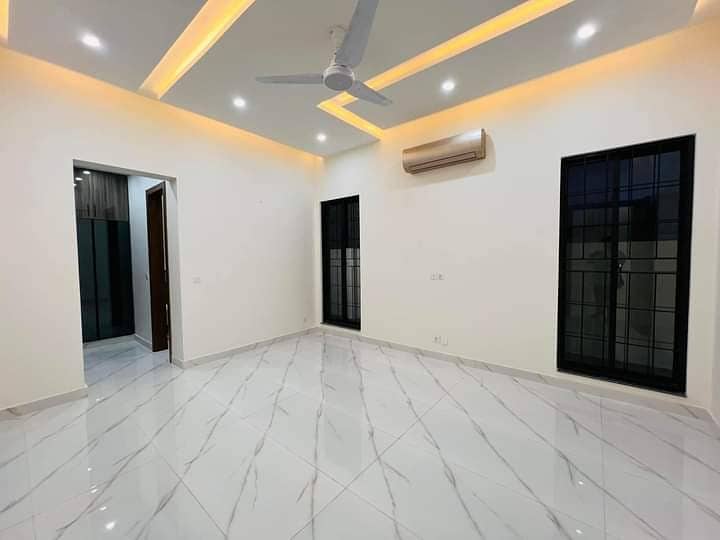 Low Budget 1 Kanal Modern House For Sale Bahria Town Lahore 11