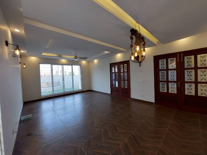 1 Kanal modern House For Sale available in Bahria Town Lahore 4