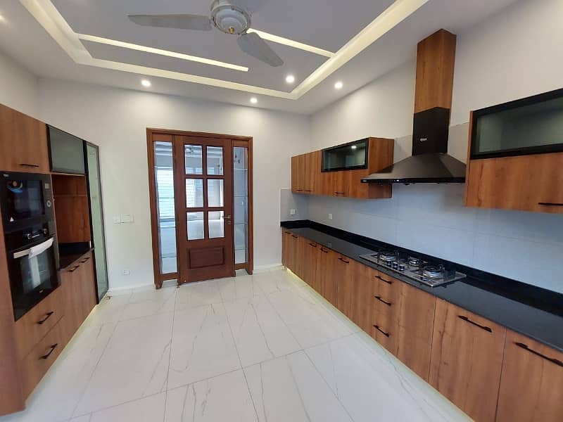 1 Kanal modern House For Sale available in Bahria Town Lahore 29