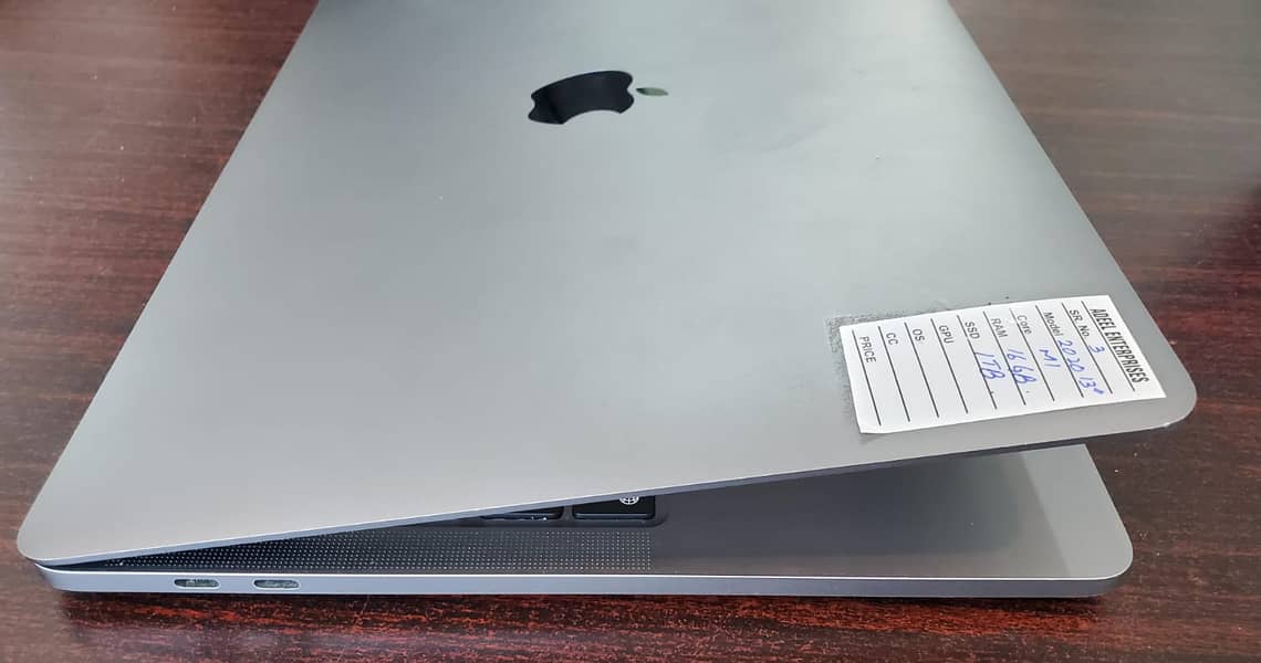 CTO Macbook Pro M1, 16gb Ram, 1Tb ssd 3