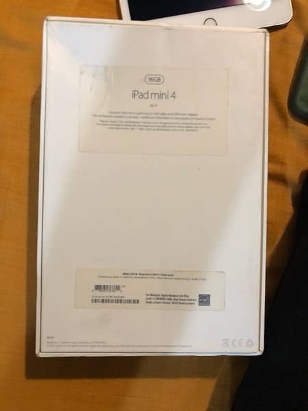 iPad mini 4 16gb with box 1