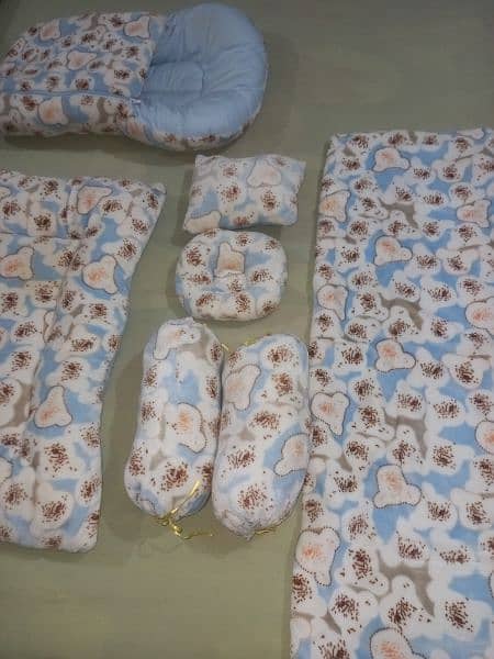 baby set with blanket and bister and pillows 4
