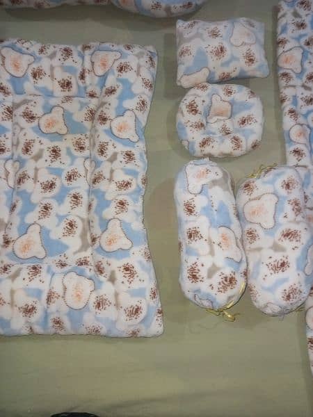 baby set with blanket and bister and pillows 5