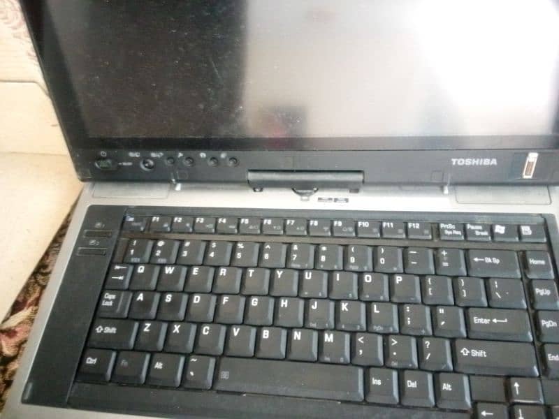 Toshiba laptop 2gb ram icore 4