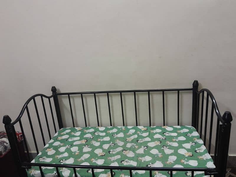 neat & clean . very Good condition with mattress 3
