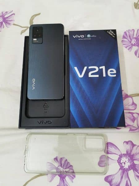 Beautiful v21e best smart phone in the world. black colr complete box. 2
