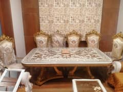 Royal dinning table brand new untouched only 3 mthns i buy it 0