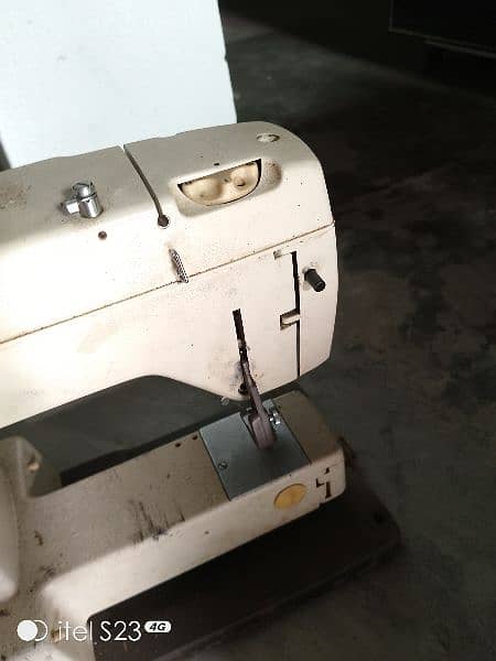sewing machine for sale urgent 2