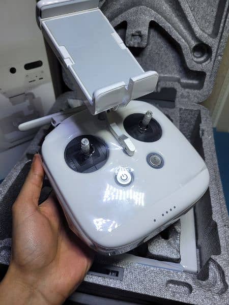 Dji phantom 4 pro drone  box pack brand new 7