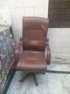 office chair almost new 0