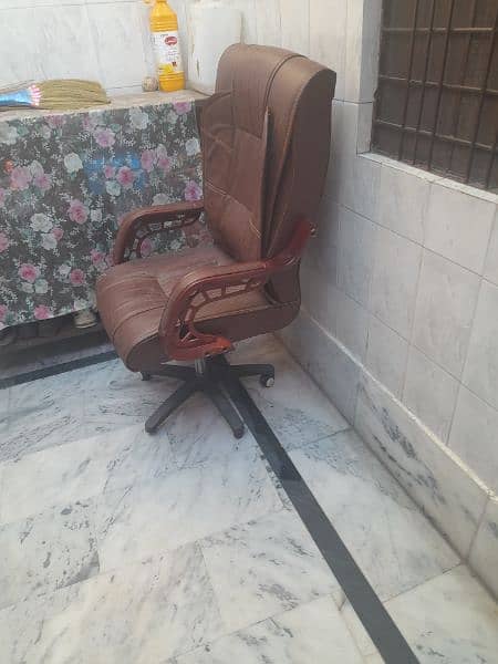 office chair almost new 1