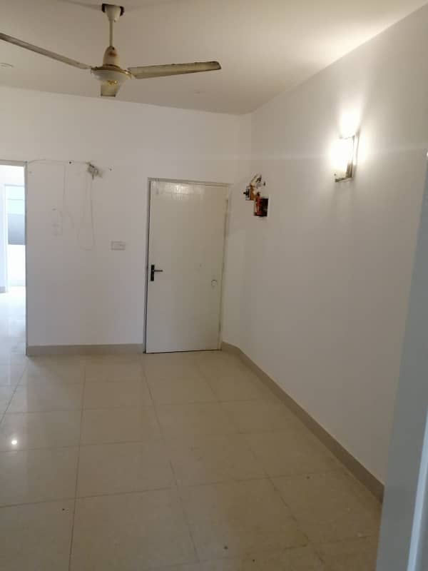 2bed lounge 4rd floor fully renovated with lift 4