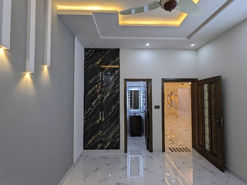 65 Fit Road Vip Brand New First Entery 7-1/2 Marla House Premium Leatest Modern Luxery Style Available For Sale In Johertown Phase 2 Lahore . Near Emporium Mall Double Storey Luxery House Sale By Fast Property Services With Original Pics 7