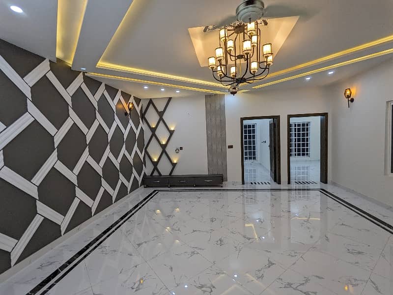 65 Fit Road Vip Brand New First Entery 7-1/2 Marla House Premium Leatest Modern Luxery Style Available For Sale In Johertown Phase 2 Lahore . Near Emporium Mall Double Storey Luxery House Sale By Fast Property Services With Original Pics 11