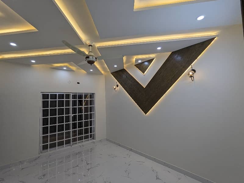 65 Fit Road Vip Brand New First Entery 7-1/2 Marla House Premium Leatest Modern Luxery Style Available For Sale In Johertown Phase 2 Lahore . Near Emporium Mall Double Storey Luxery House Sale By Fast Property Services With Original Pics 13