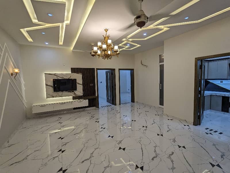 65 Fit Road Vip Brand New First Entery 7-1/2 Marla House Premium Leatest Modern Luxery Style Available For Sale In Johertown Phase 2 Lahore . Near Emporium Mall Double Storey Luxery House Sale By Fast Property Services With Original Pics 14