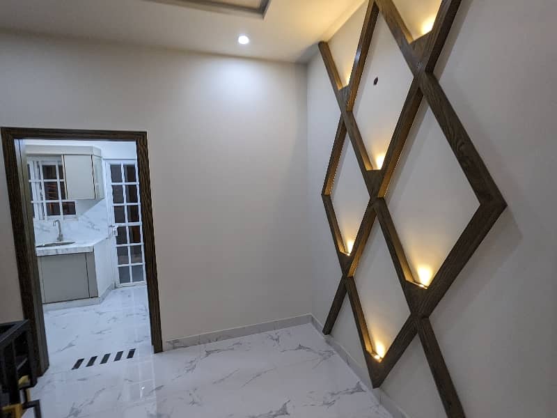 65 Fit Road Vip Brand New First Entery 7-1/2 Marla House Premium Leatest Modern Luxery Style Available For Sale In Johertown Phase 2 Lahore . Near Emporium Mall Double Storey Luxery House Sale By Fast Property Services With Original Pics 15