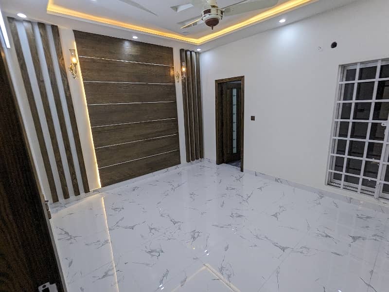 65 Fit Road Vip Brand New First Entery 7-1/2 Marla House Premium Leatest Modern Luxery Style Available For Sale In Johertown Phase 2 Lahore . Near Emporium Mall Double Storey Luxery House Sale By Fast Property Services With Original Pics 19