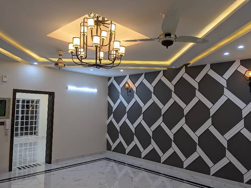 65 Fit Road Vip Brand New First Entery 7-1/2 Marla House Premium Leatest Modern Luxery Style Available For Sale In Johertown Phase 2 Lahore . Near Emporium Mall Double Storey Luxery House Sale By Fast Property Services With Original Pics 20