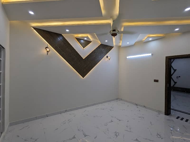 65 Fit Road Vip Brand New First Entery 7-1/2 Marla House Premium Leatest Modern Luxery Style Available For Sale In Johertown Phase 2 Lahore . Near Emporium Mall Double Storey Luxery House Sale By Fast Property Services With Original Pics 23