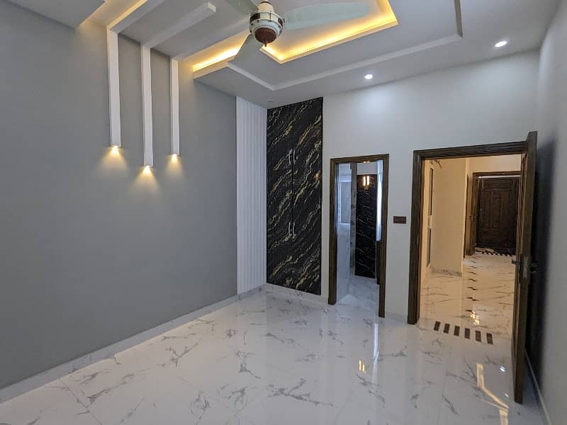 65 Fit Road Vip Brand New First Entery 7-1/2 Marla House Premium Leatest Modern Luxery Style Available For Sale In Johertown Phase 2 Lahore . Near Emporium Mall Double Storey Luxery House Sale By Fast Property Services With Original Pics 30
