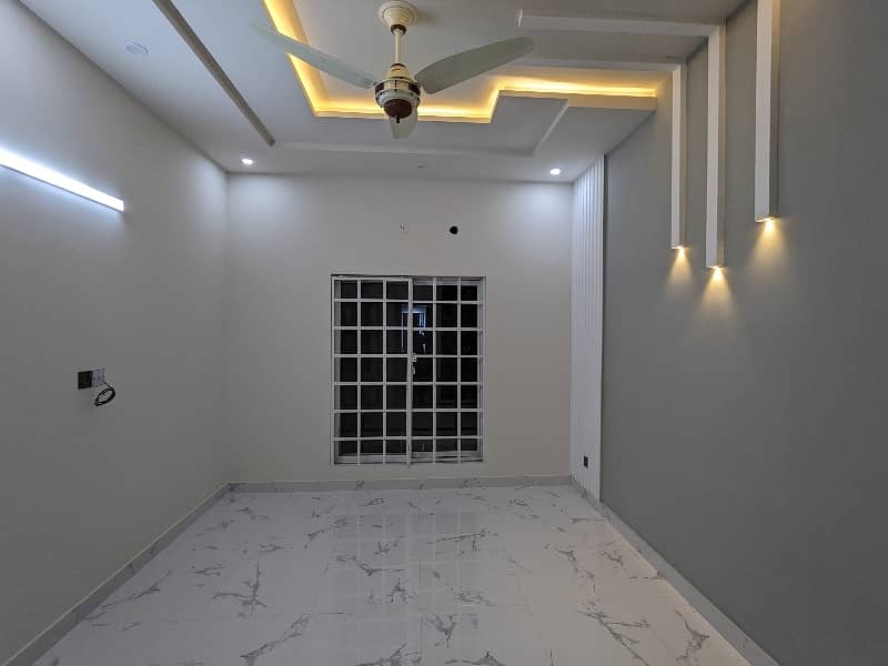 65 Fit Road Vip Brand New First Entery 7-1/2 Marla House Premium Leatest Modern Luxery Style Available For Sale In Johertown Phase 2 Lahore . Near Emporium Mall Double Storey Luxery House Sale By Fast Property Services With Original Pics 36