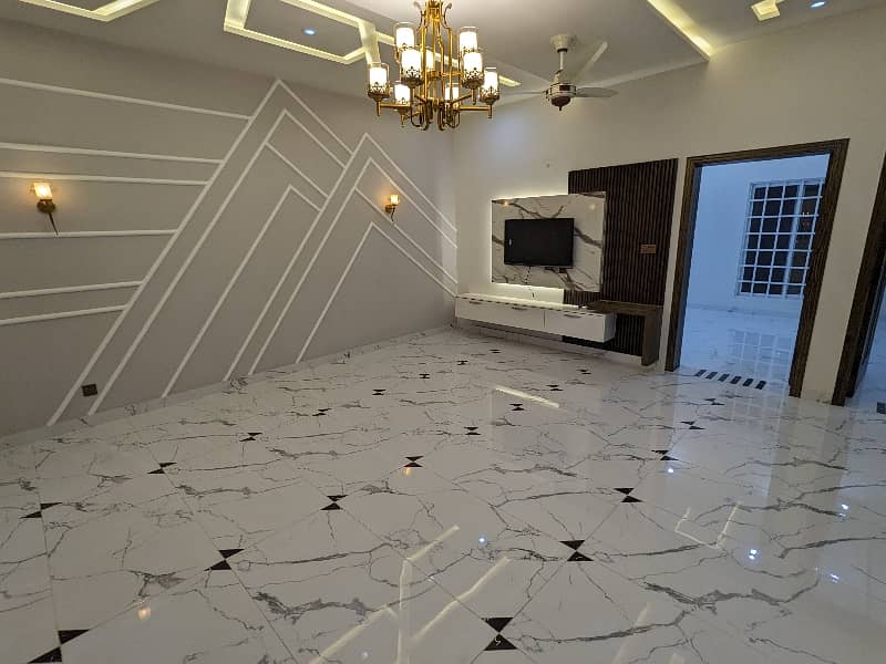 65 Fit Road Vip Brand New First Entery 7-1/2 Marla House Premium Leatest Modern Luxery Style Available For Sale In Johertown Phase 2 Lahore . Near Emporium Mall Double Storey Luxery House Sale By Fast Property Services With Original Pics 43