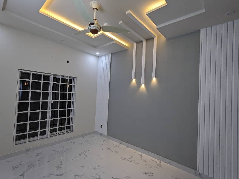 65 Fit Road Vip Brand New First Entery 7-1/2 Marla House Premium Leatest Modern Luxery Style Available For Sale In Johertown Phase 2 Lahore . Near Emporium Mall Double Storey Luxery House Sale By Fast Property Services With Original Pics 44