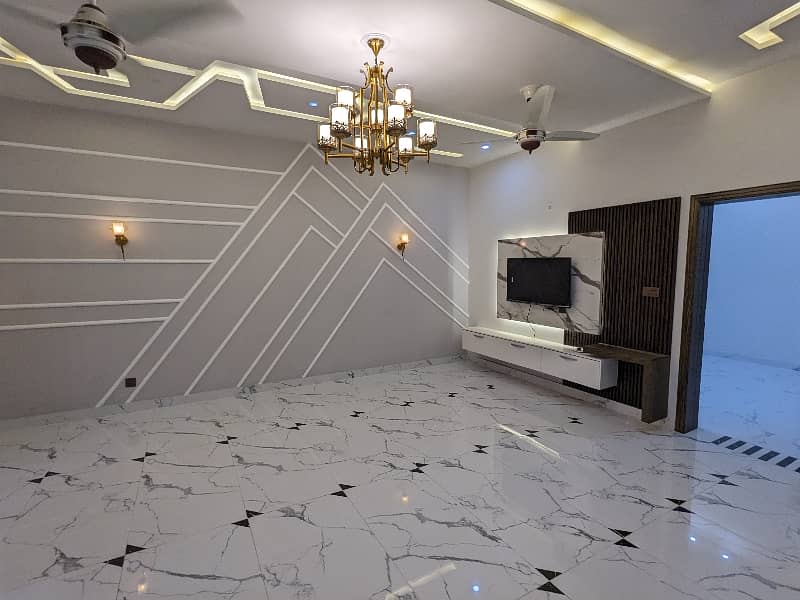 65 Fit Road Vip Brand New First Entery 7-1/2 Marla House Premium Leatest Modern Luxery Style Available For Sale In Johertown Phase 2 Lahore . Near Emporium Mall Double Storey Luxery House Sale By Fast Property Services With Original Pics 45
