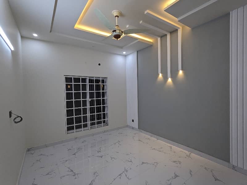 65 Fit Road Vip Brand New First Entery 7-1/2 Marla House Premium Leatest Modern Luxery Style Available For Sale In Johertown Phase 2 Lahore . Near Emporium Mall Double Storey Luxery House Sale By Fast Property Services With Original Pics 46