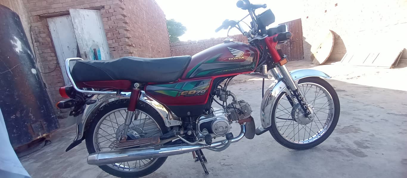 Honda CD 70 2022 modle(03476997440) for contact 1