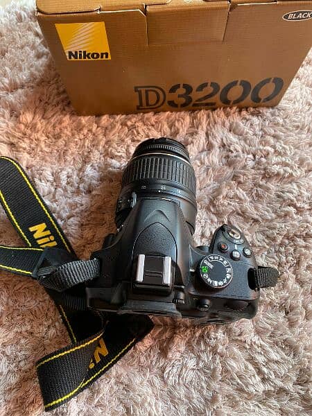 Nikon DSLR D3200 10/10 Condition 2