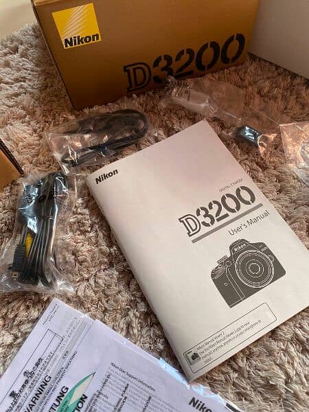 Nikon DSLR D3200 10/10 Condition 8