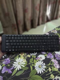 Logitech keyboard and Mouse Wireless (MK220)