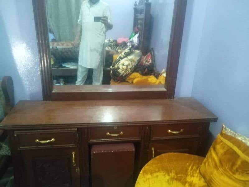 Bed and dressing table for sale 3