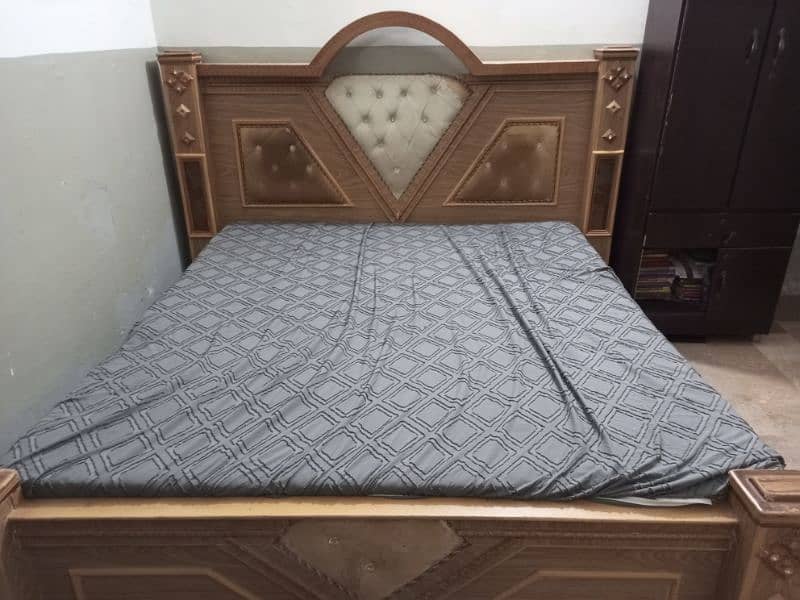 Double size bed with mattress 4
