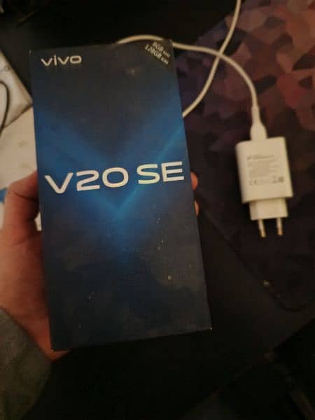 vivo V20SE fast charging and good camera mobile 4