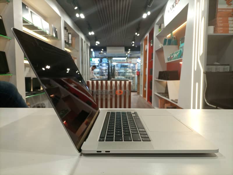 Apple MacBook Pro 2017 2018 2019 Core i5 i7 Laptop Imported Used 3