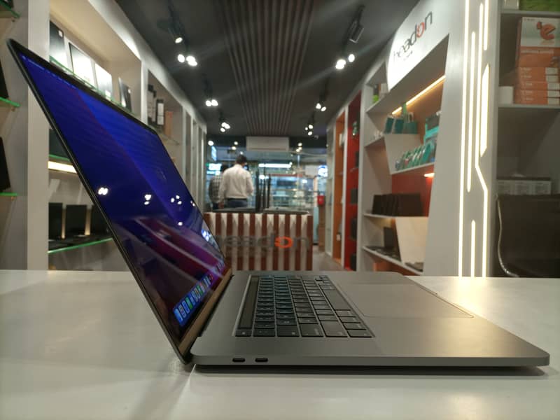 Apple MacBook Pro 2017 2018 2019 Core i5 i7 Laptop Imported Used 9