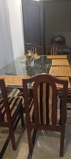 Kikkar Dinning table with 6 chairs