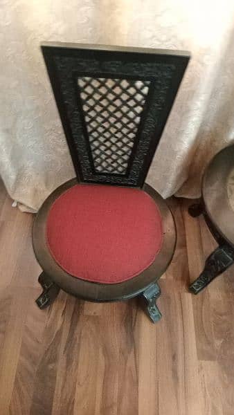 Small chionati chairs set 1