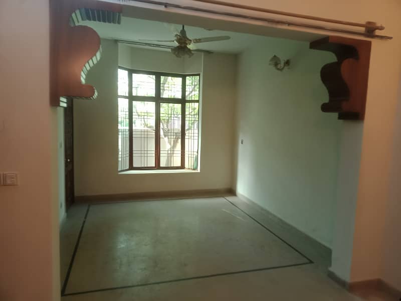 3 BED BEAUTIFUL HOUSE FOR RENT IN JOHAR TOWN 2