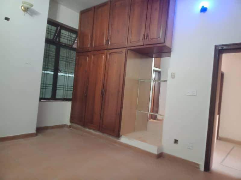 3 BED BEAUTIFUL HOUSE FOR RENT IN JOHAR TOWN 8
