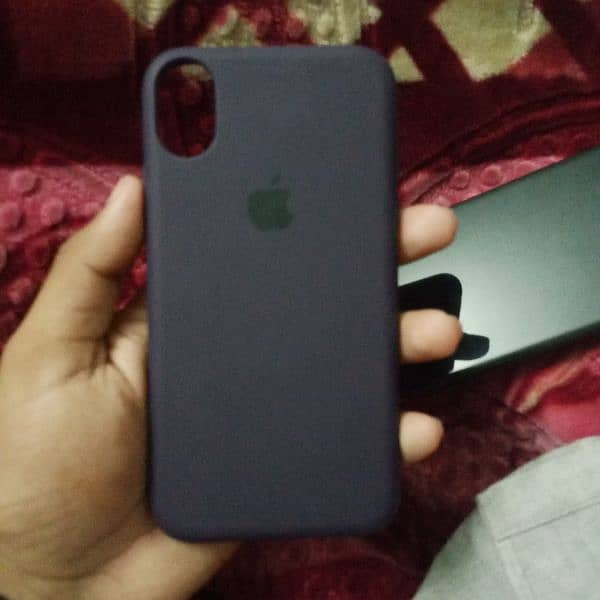 iphone XR 10/10 condition non PTA with 1 day use silicon cover 7