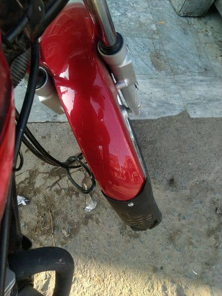 Yamaha YBZ125 for sale in very good condition in Sahiwal 4