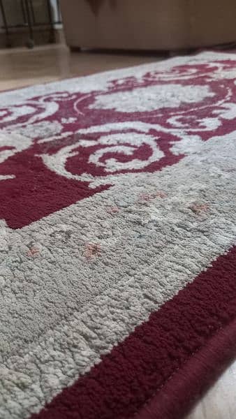 Good quality centre Carpet 1