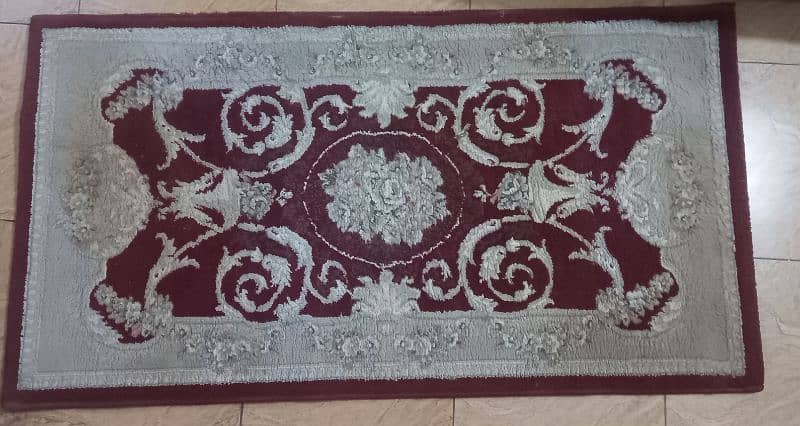 Good quality centre Carpet 1