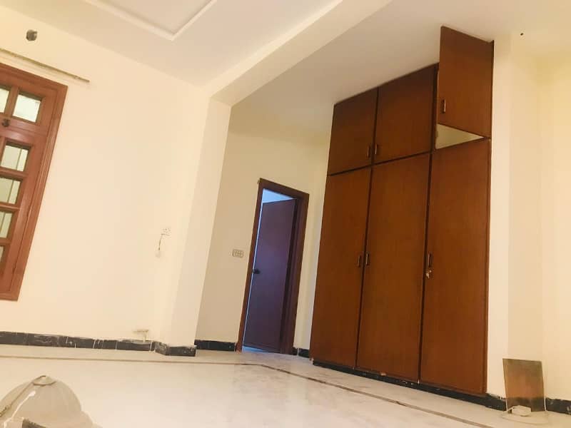 1 Kanal Like New Beautiful House For Rent at Good Location in K Block Model Town Lahore 4