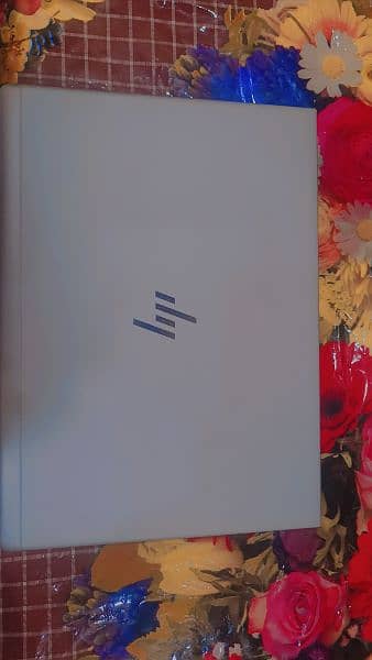 Core i5 ,8th Generation HP laptop Elitebook.       Model 830 G5 5