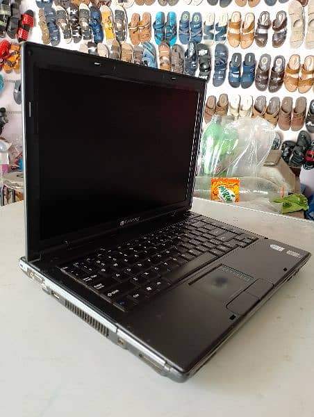 Getaway Laptop sale condition 10/9 2 GB RAM 160GB Hard disk 1